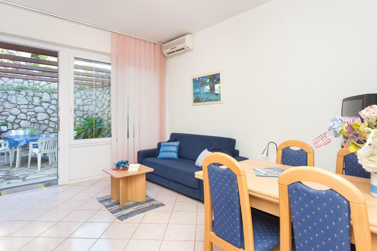 2-Bedroom Apartment 300M From Beach In Punat Exterior photo